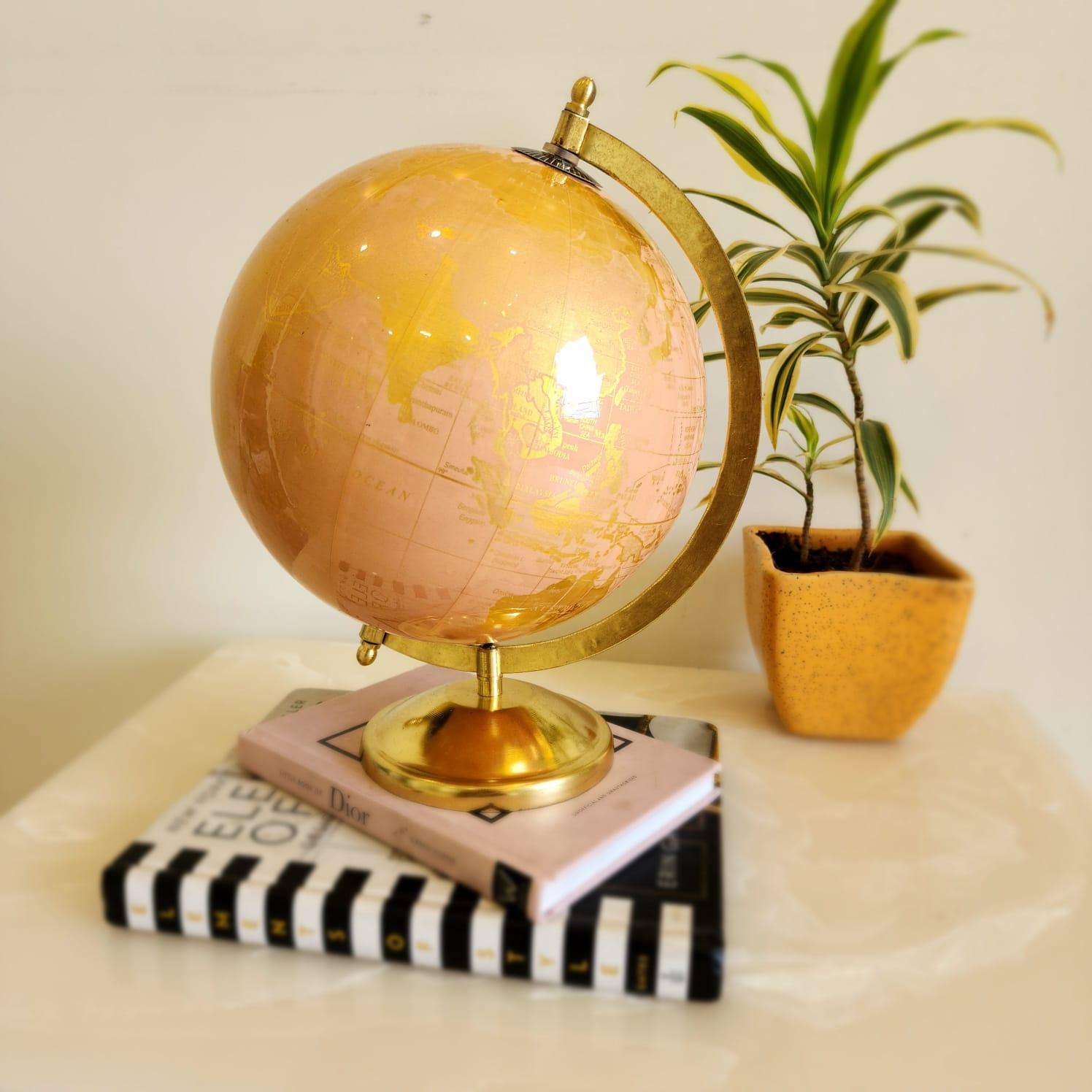 Centrala Laminated Gold Pink Globe